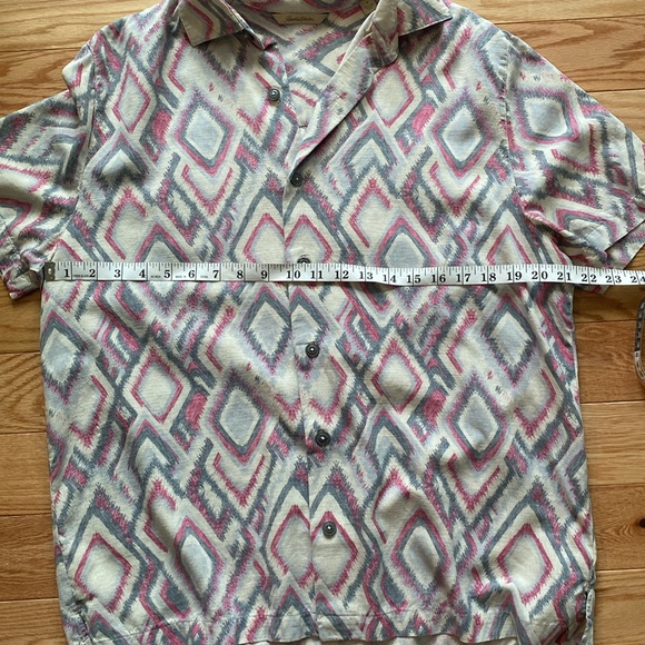 Like new silk top - Picture 3 of 10